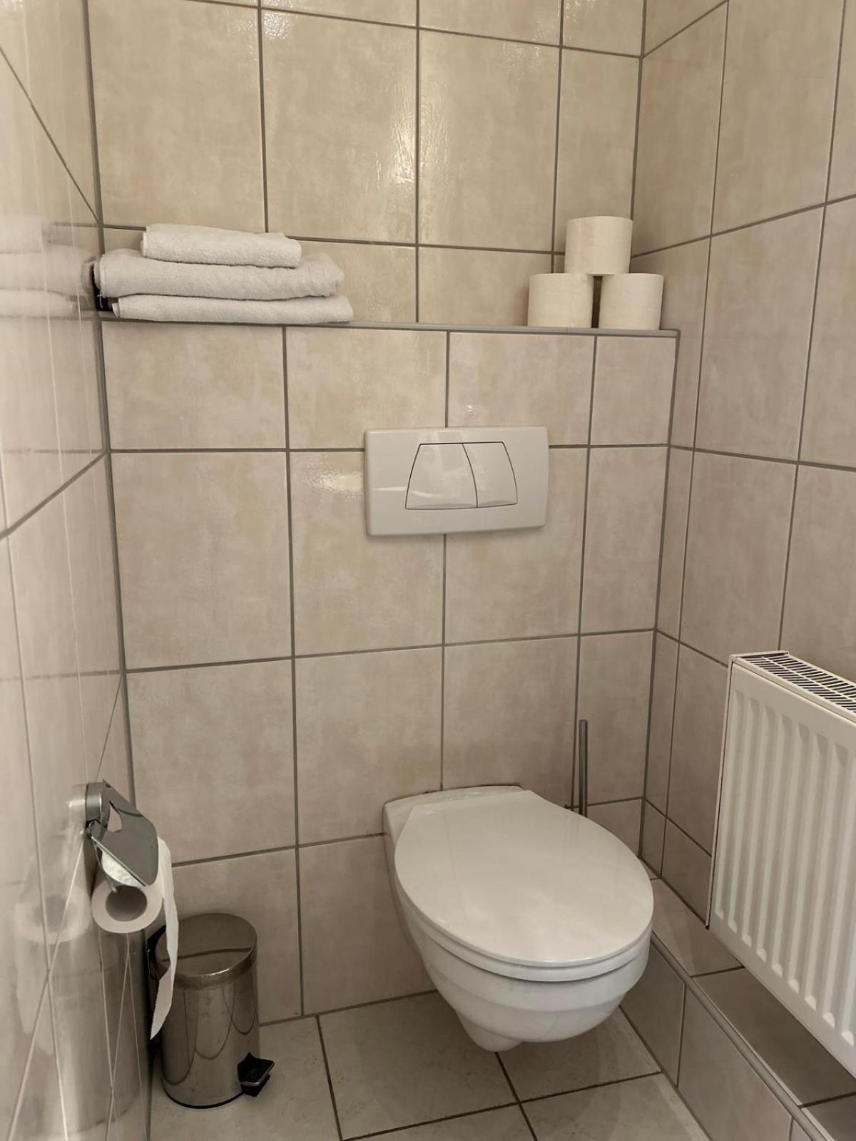 Danis Schlossschaenke Simmern Szoba fotó